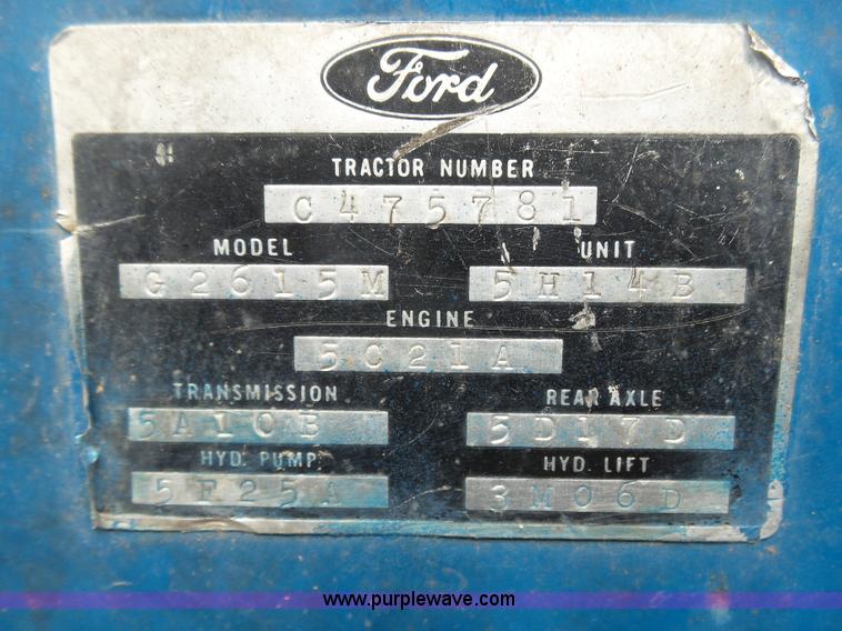 image for item J6026 1975 Ford 8600 tractor