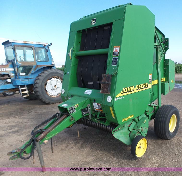 image for item J6027 2000 John Deere 467 Silage Special round baler