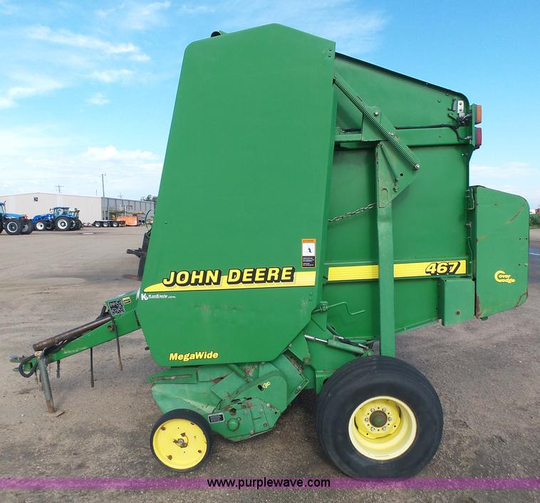 image for item J6027 2000 John Deere 467 Silage Special round baler