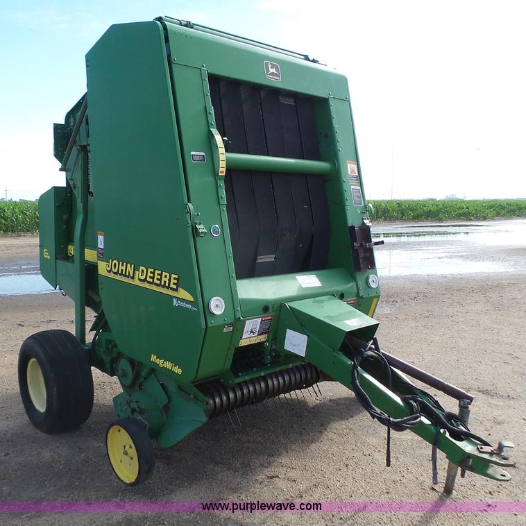image for item J6027 2000 John Deere 467 Silage Special round baler