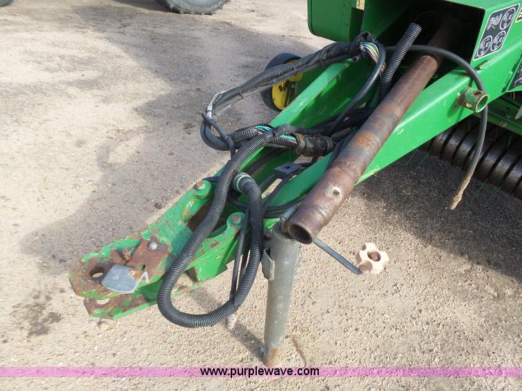 image for item J6027 2000 John Deere 467 Silage Special round baler