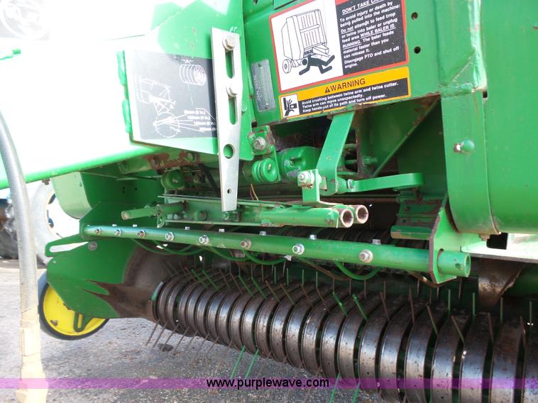 image for item J6027 2000 John Deere 467 Silage Special round baler