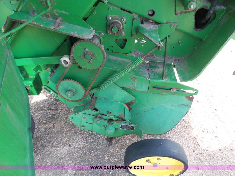 image for item J6027 2000 John Deere 467 Silage Special round baler