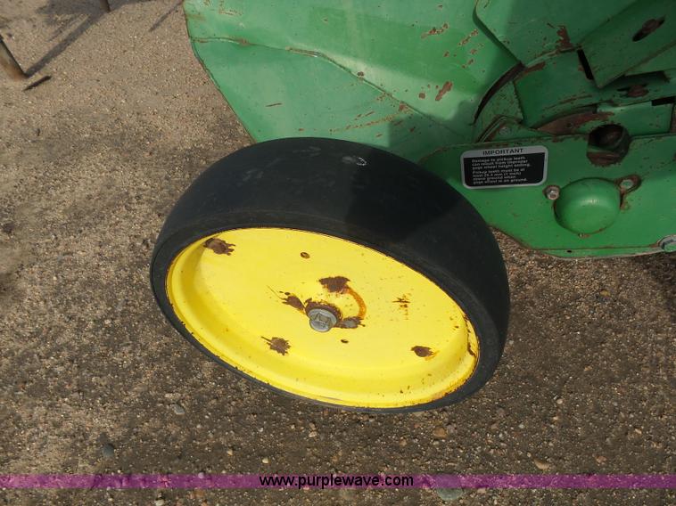 image for item J6027 2000 John Deere 467 Silage Special round baler