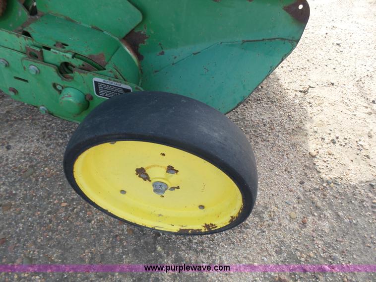 image for item J6027 2000 John Deere 467 Silage Special round baler