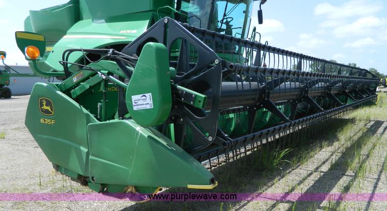 image for item J8854 2012 John Deere 635 flex head