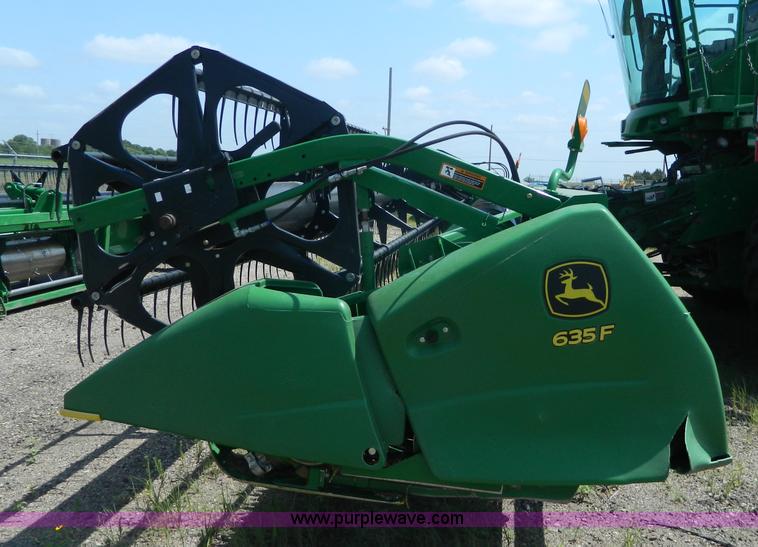 image for item J8854 2012 John Deere 635 flex head