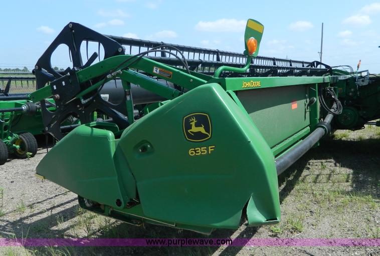 image for item J8854 2012 John Deere 635 flex head