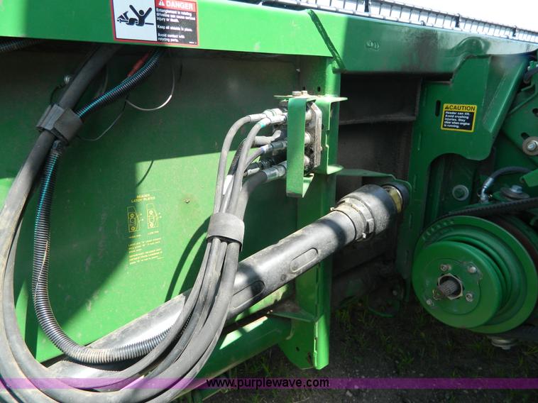 image for item J8854 2012 John Deere 635 flex head