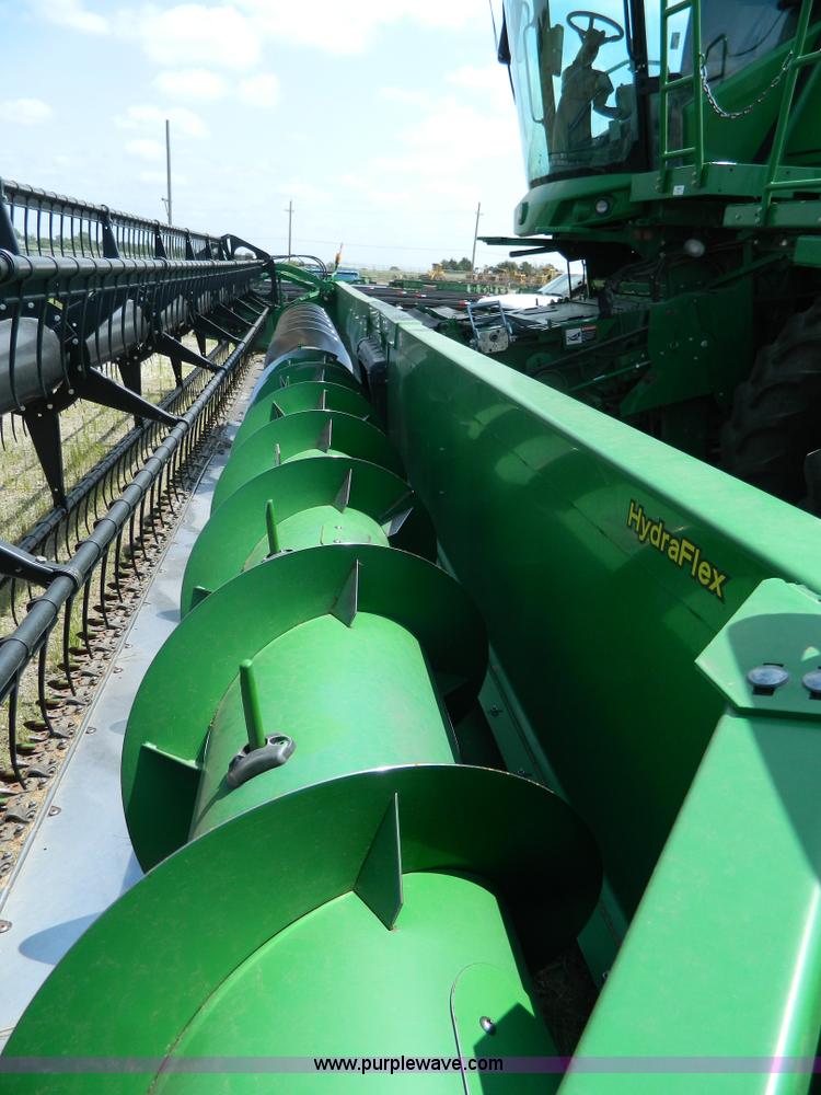 image for item J8854 2012 John Deere 635 flex head