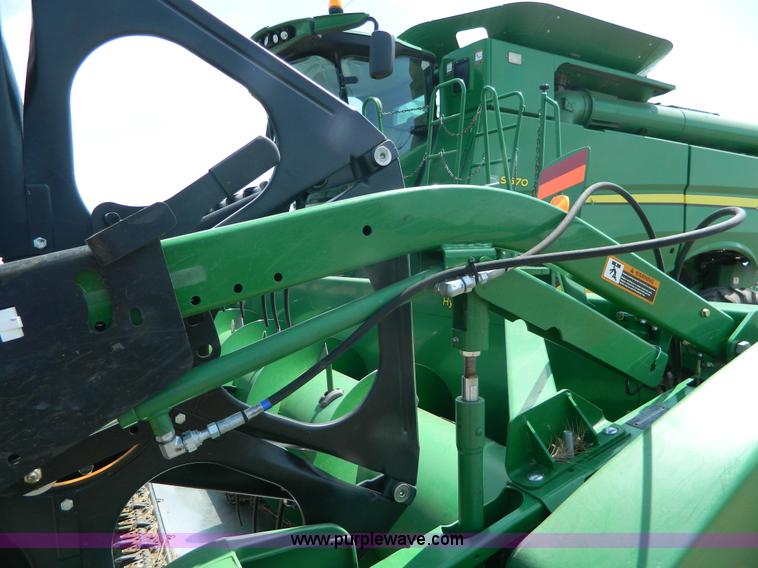 image for item J8854 2012 John Deere 635 flex head