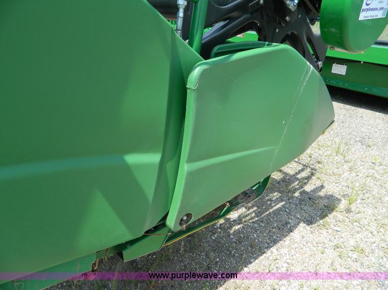 image for item J8854 2012 John Deere 635 flex head