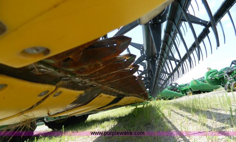 image for item J8854 2012 John Deere 635 flex head