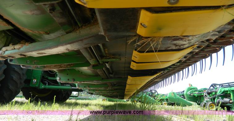 image for item J8854 2012 John Deere 635 flex head