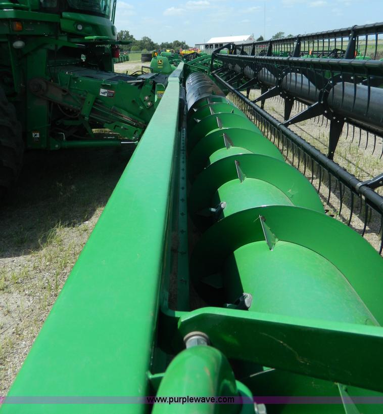 image for item J8854 2012 John Deere 635 flex head