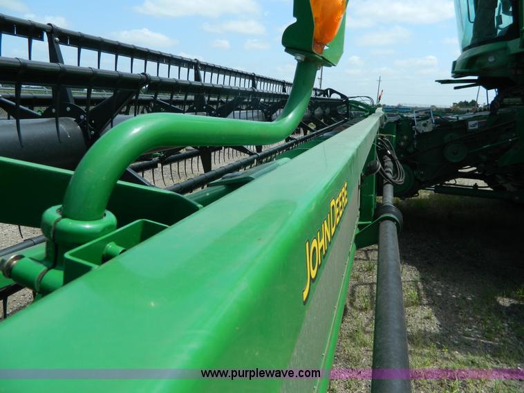 image for item J8854 2012 John Deere 635 flex head