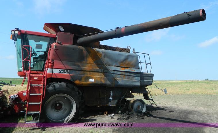 image for item J8855 2005 Case IH 2388 combine