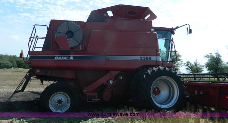 image for item J8855 2005 Case IH 2388 combine