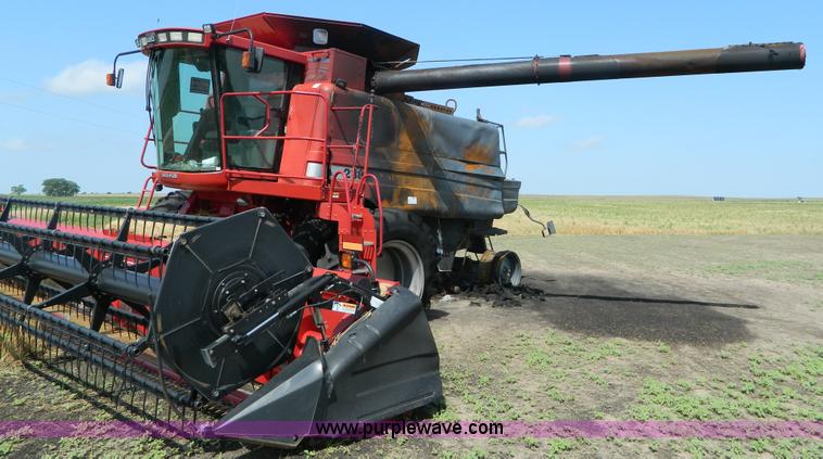 image for item J8855 2005 Case IH 2388 combine
