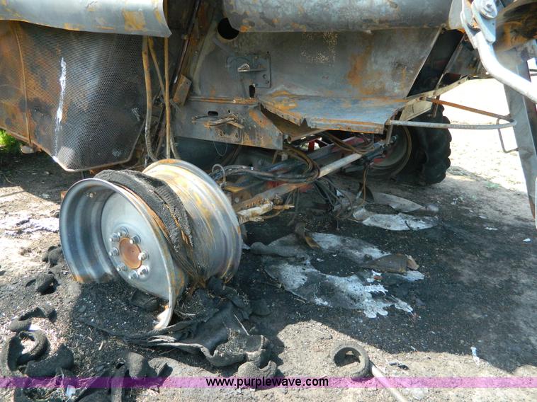 image for item J8855 2005 Case IH 2388 combine