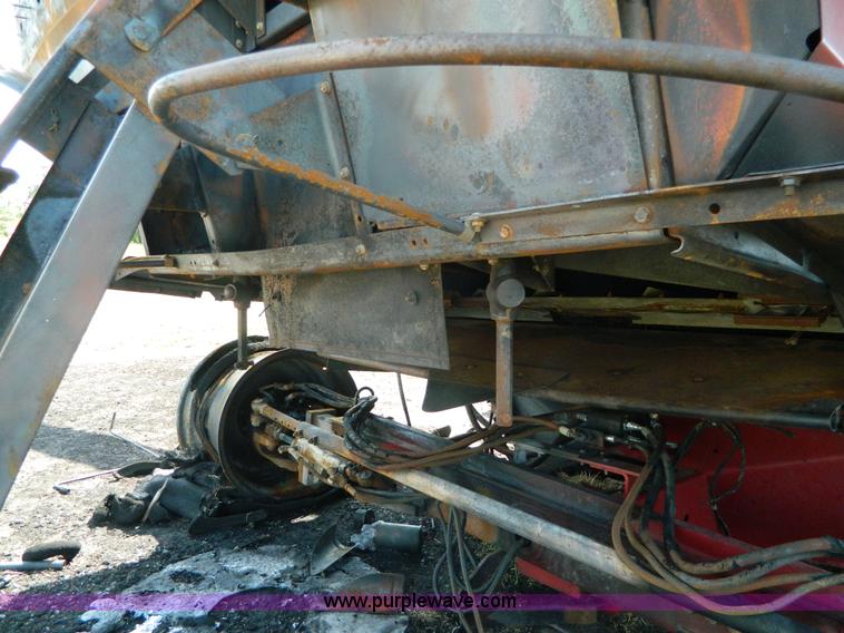 image for item J8855 2005 Case IH 2388 combine