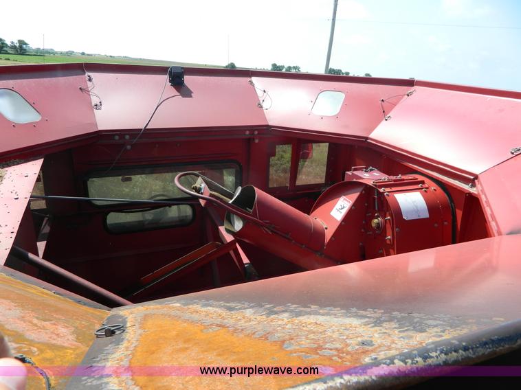 image for item J8855 2005 Case IH 2388 combine