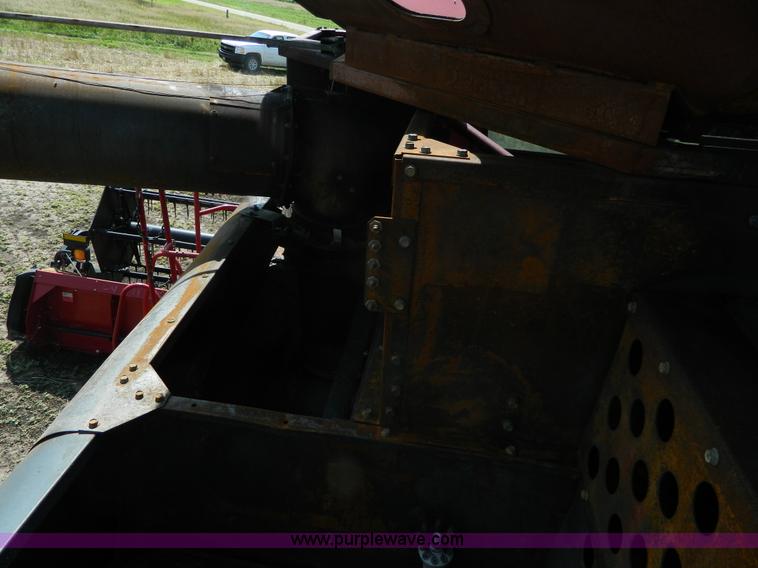 image for item J8855 2005 Case IH 2388 combine
