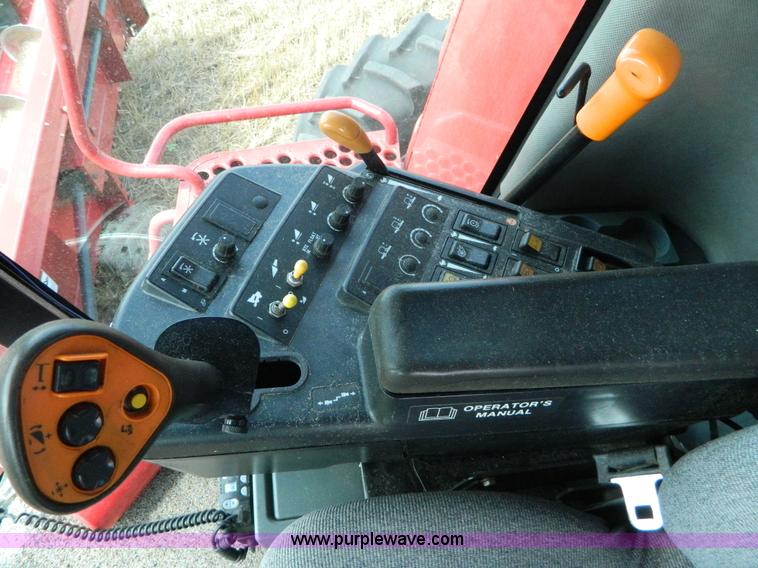 image for item J8855 2005 Case IH 2388 combine