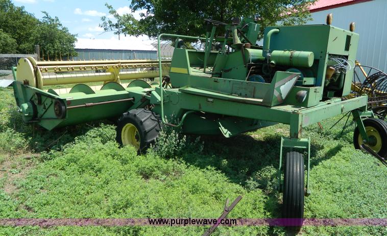 image for item J8860 John Deere self-propelled windrower