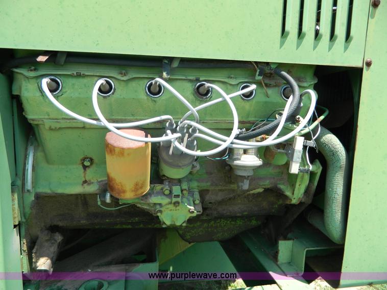 image for item J8860 John Deere self-propelled windrower