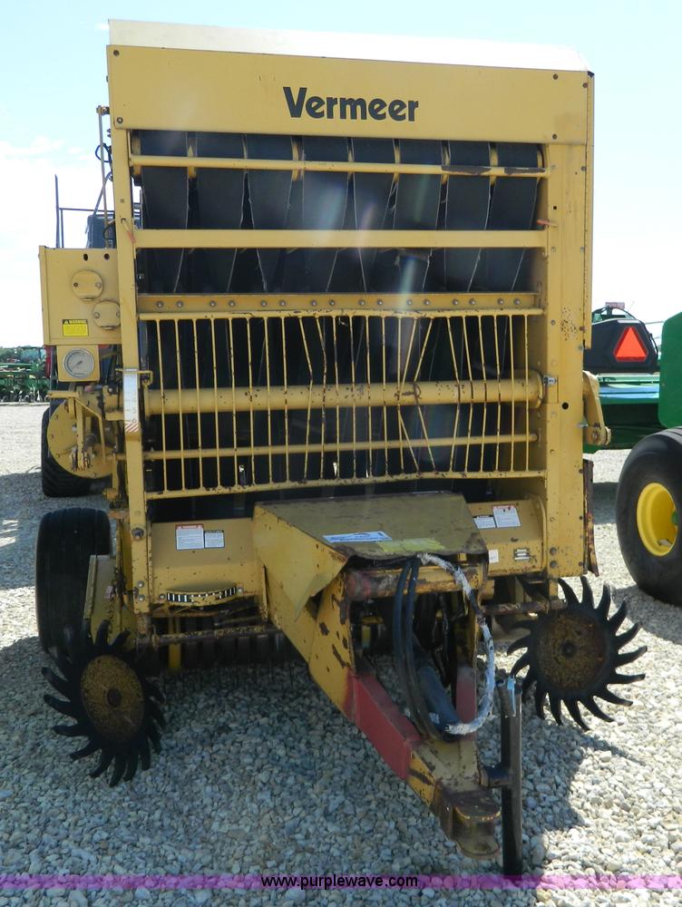 image for item J8866 1987 Vermeer 605J round baler