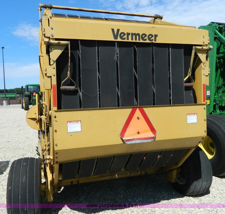 image for item J8866 1987 Vermeer 605J round baler