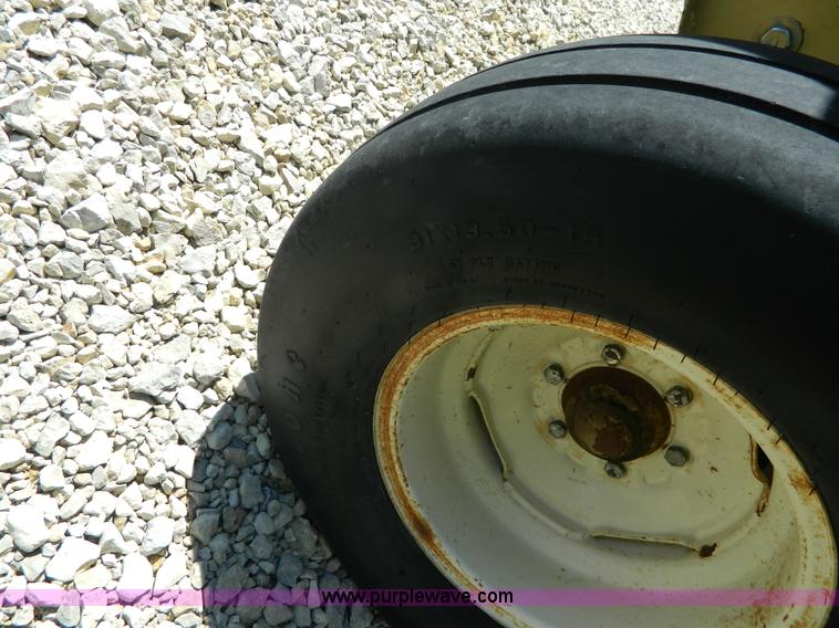 image for item J8866 1987 Vermeer 605J round baler