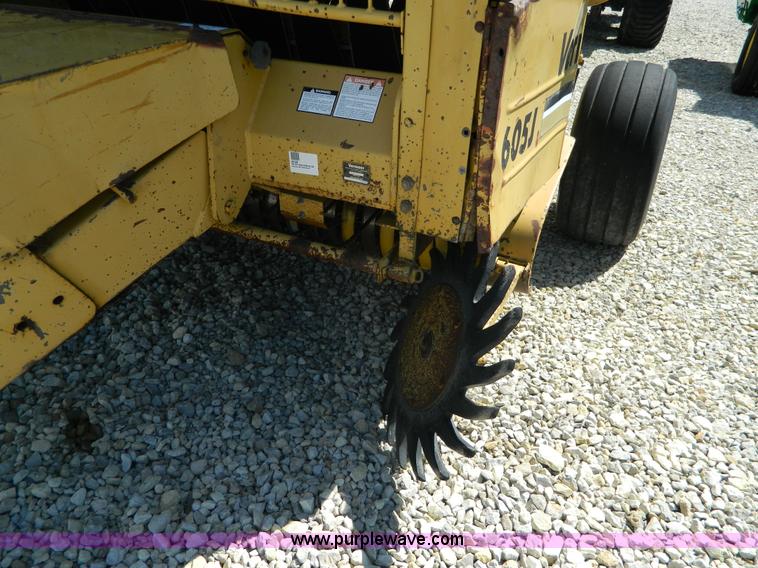 image for item J8866 1987 Vermeer 605J round baler
