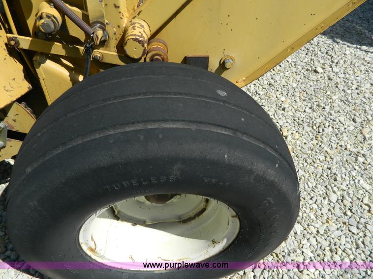 image for item J8866 1987 Vermeer 605J round baler