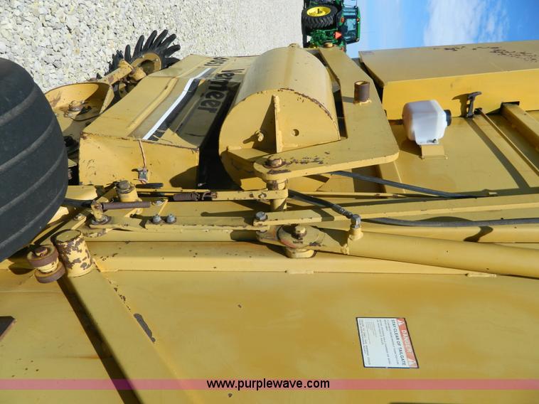 image for item J8866 1987 Vermeer 605J round baler