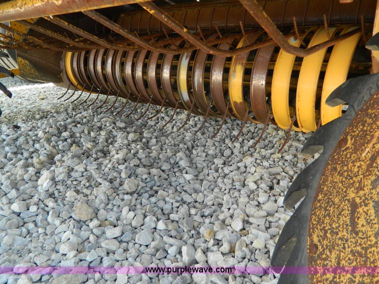 image for item J8866 1987 Vermeer 605J round baler