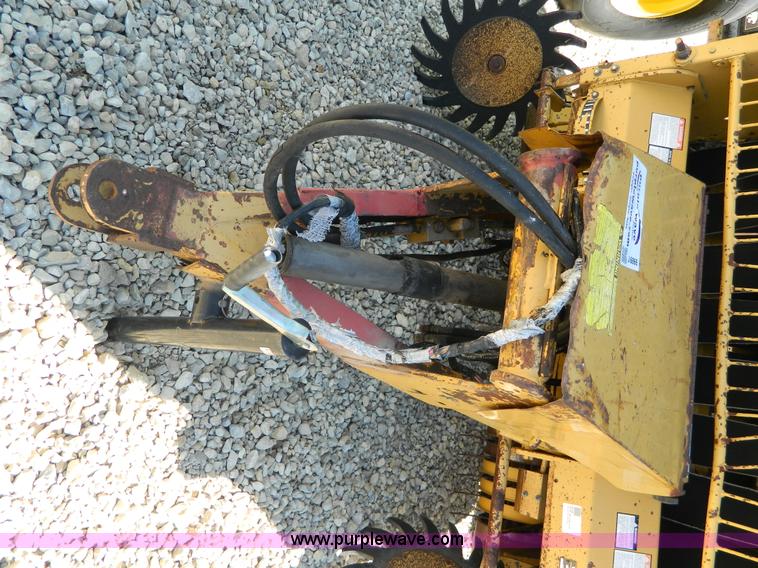 image for item J8866 1987 Vermeer 605J round baler