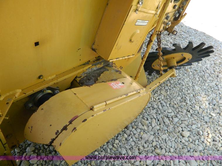 image for item J8866 1987 Vermeer 605J round baler