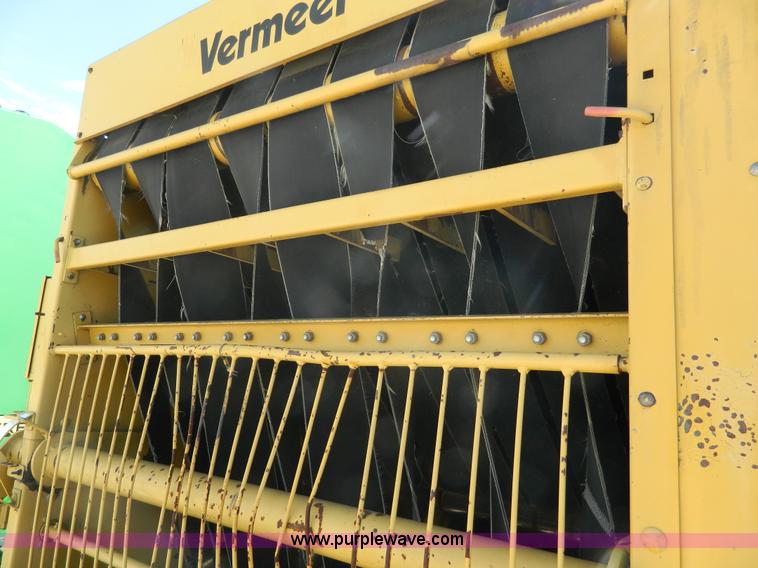image for item J8866 1987 Vermeer 605J round baler