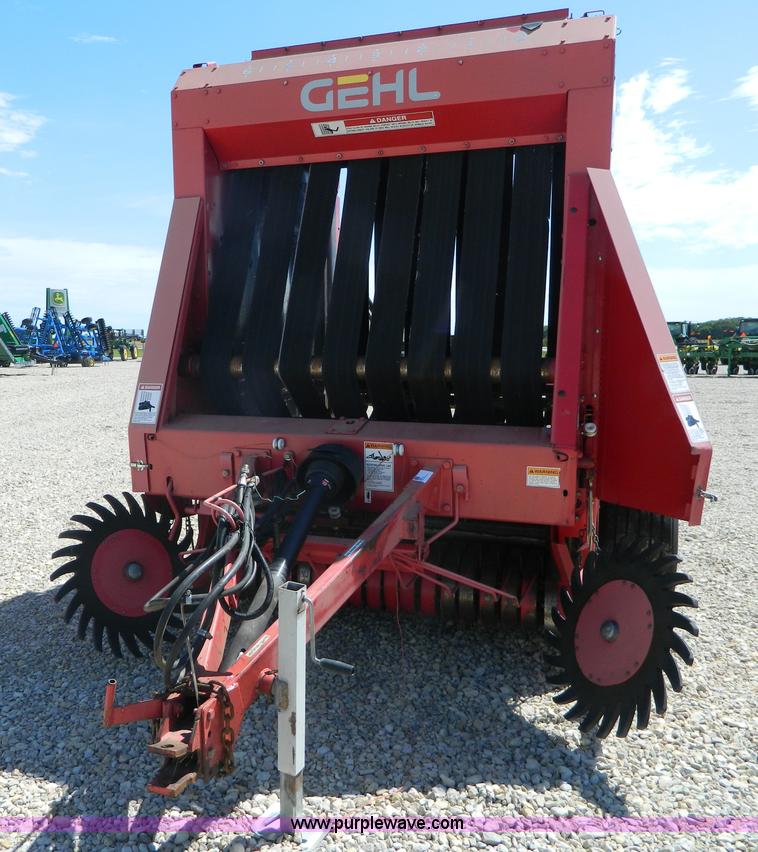 image for item J8867 1995 Gehl 1875 round baler