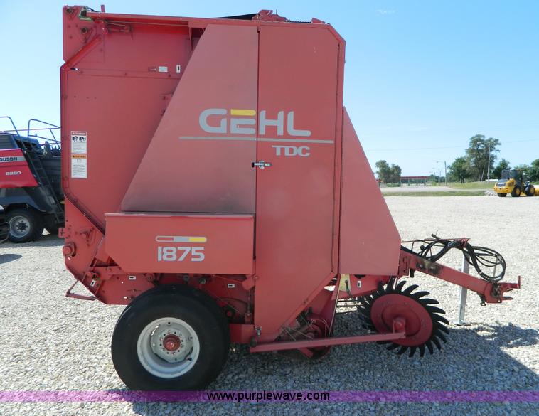 image for item J8867 1995 Gehl 1875 round baler