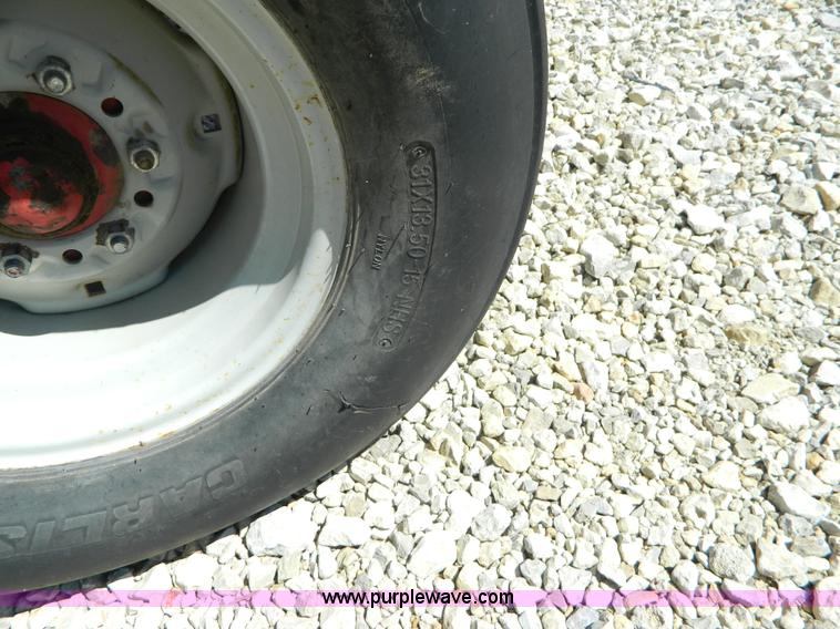 image for item J8867 1995 Gehl 1875 round baler