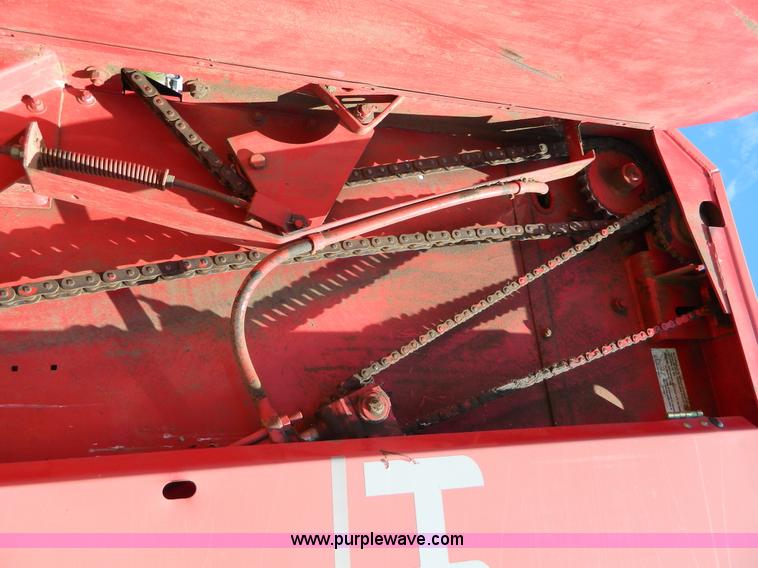 image for item J8867 1995 Gehl 1875 round baler