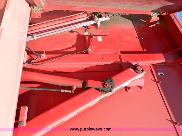 image for item J8867 1995 Gehl 1875 round baler