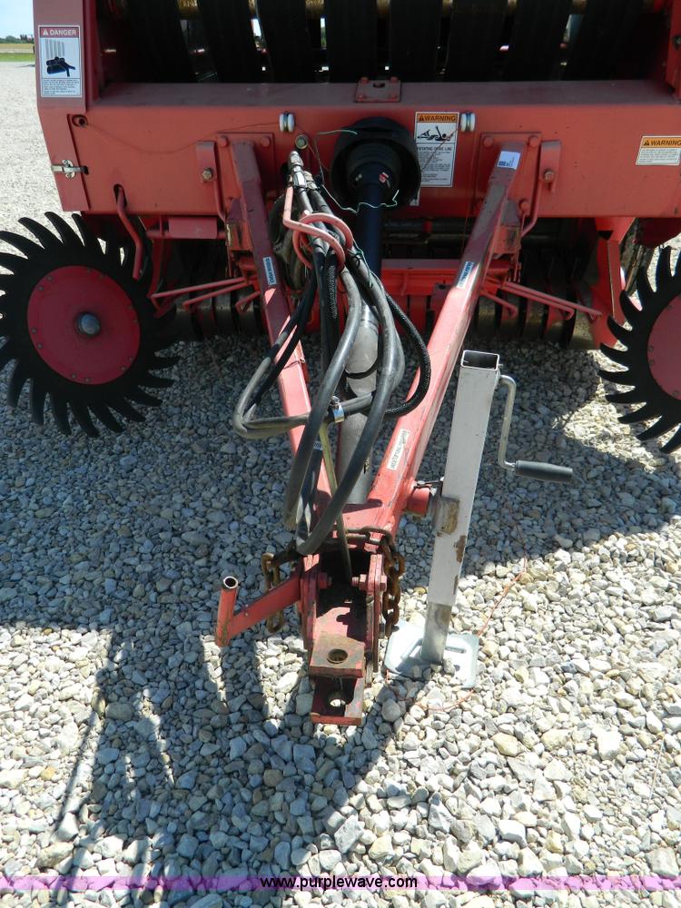 image for item J8867 1995 Gehl 1875 round baler