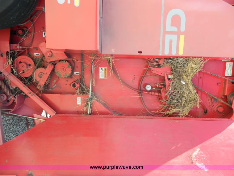 image for item J8867 1995 Gehl 1875 round baler