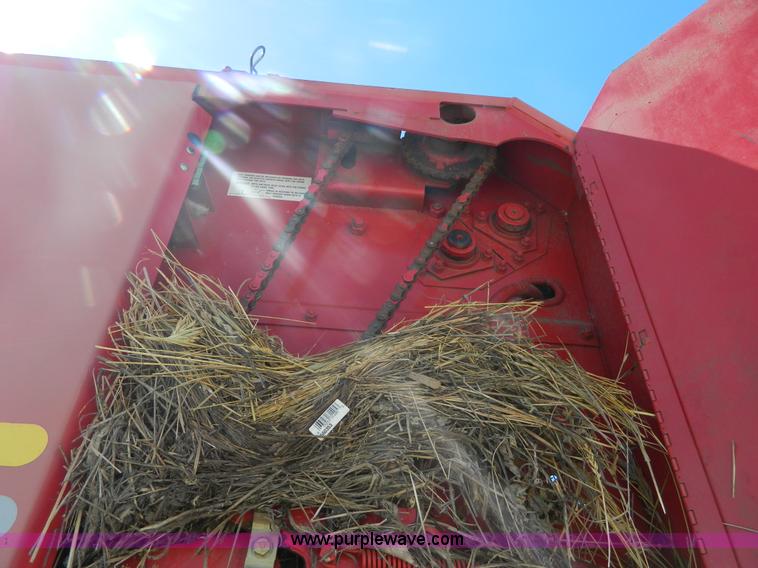 image for item J8867 1995 Gehl 1875 round baler