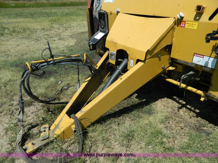 image for item J8868 2004 Vermeer 605M round baler