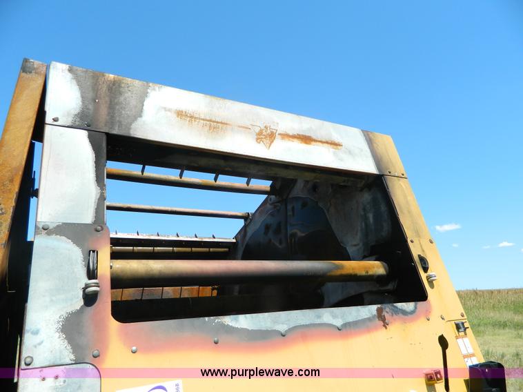 image for item J8868 2004 Vermeer 605M round baler